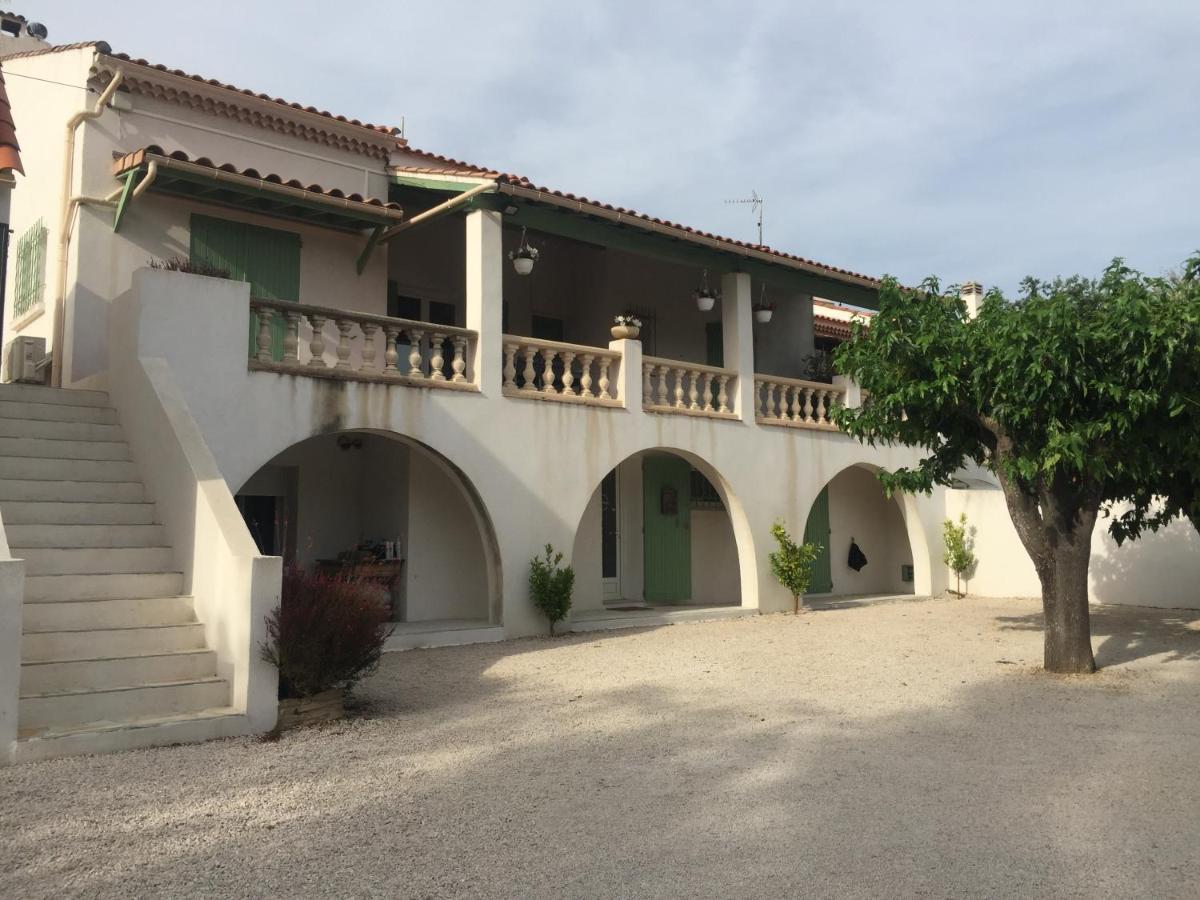Sur Les Pas De Pagnol Bed and Breakfast Aubagne Εξωτερικό φωτογραφία